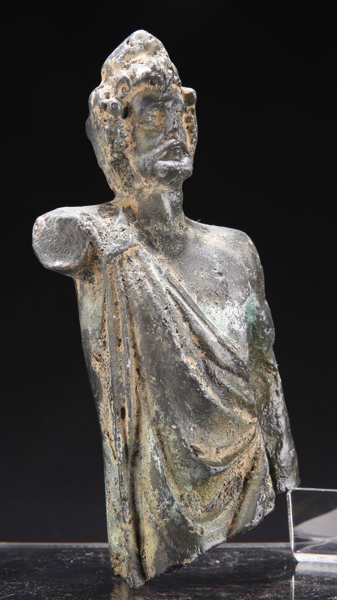 A BRONZE FIGURE OF A NOBLEMAN - Image 4 of 4