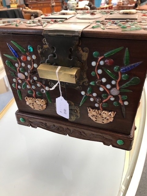 A 19TH CENTURY CHINESE HARDWOOD INLAID DRESSING TABLE CHEST - Image 6 of 20