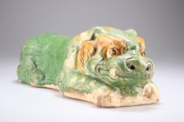 A SANCAI-GLAZED LION-FORM POTTERY PILLOW, LIAO DYNASTY