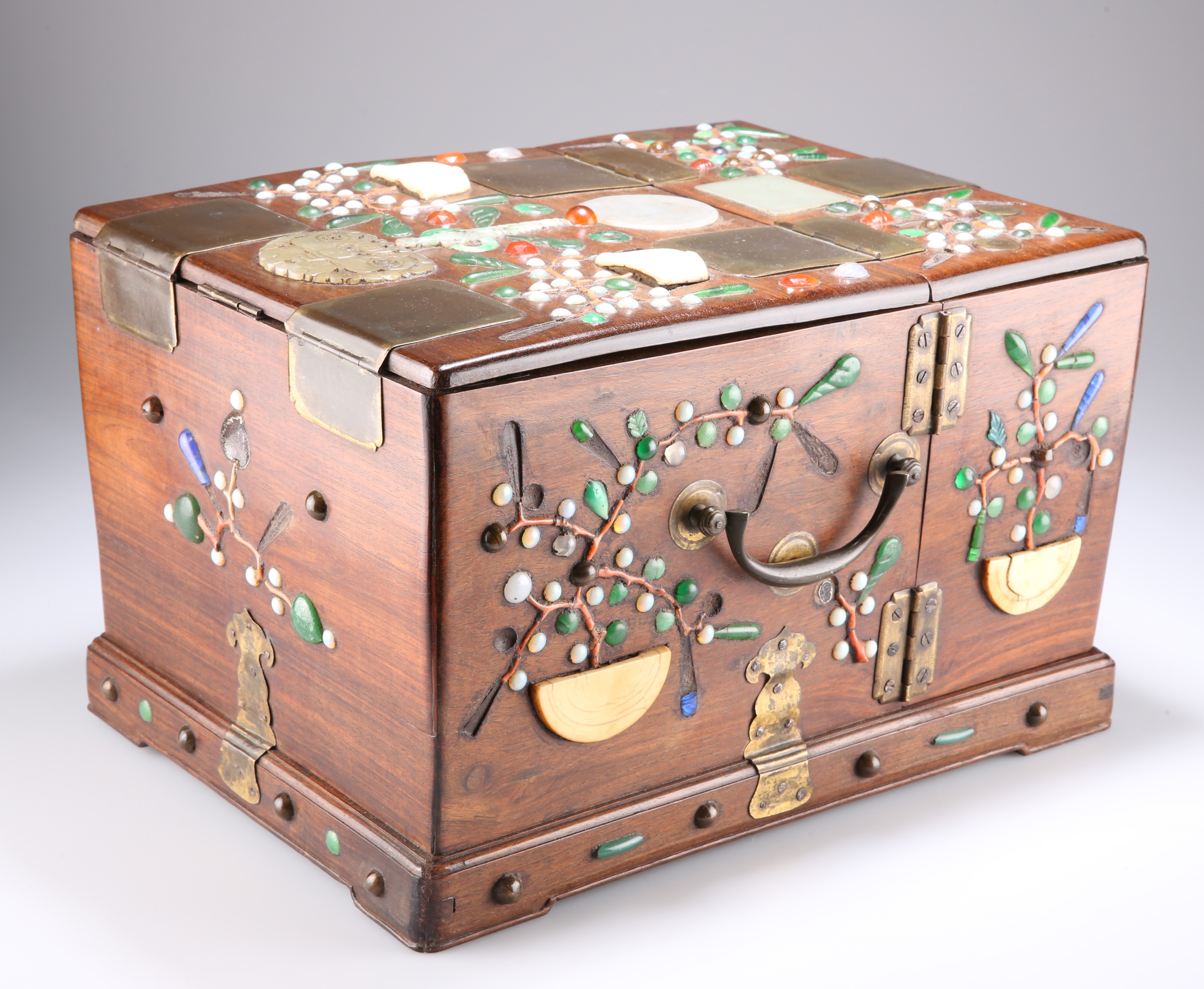 A 19TH CENTURY CHINESE HARDWOOD INLAID DRESSING TABLE CHEST - Image 2 of 20