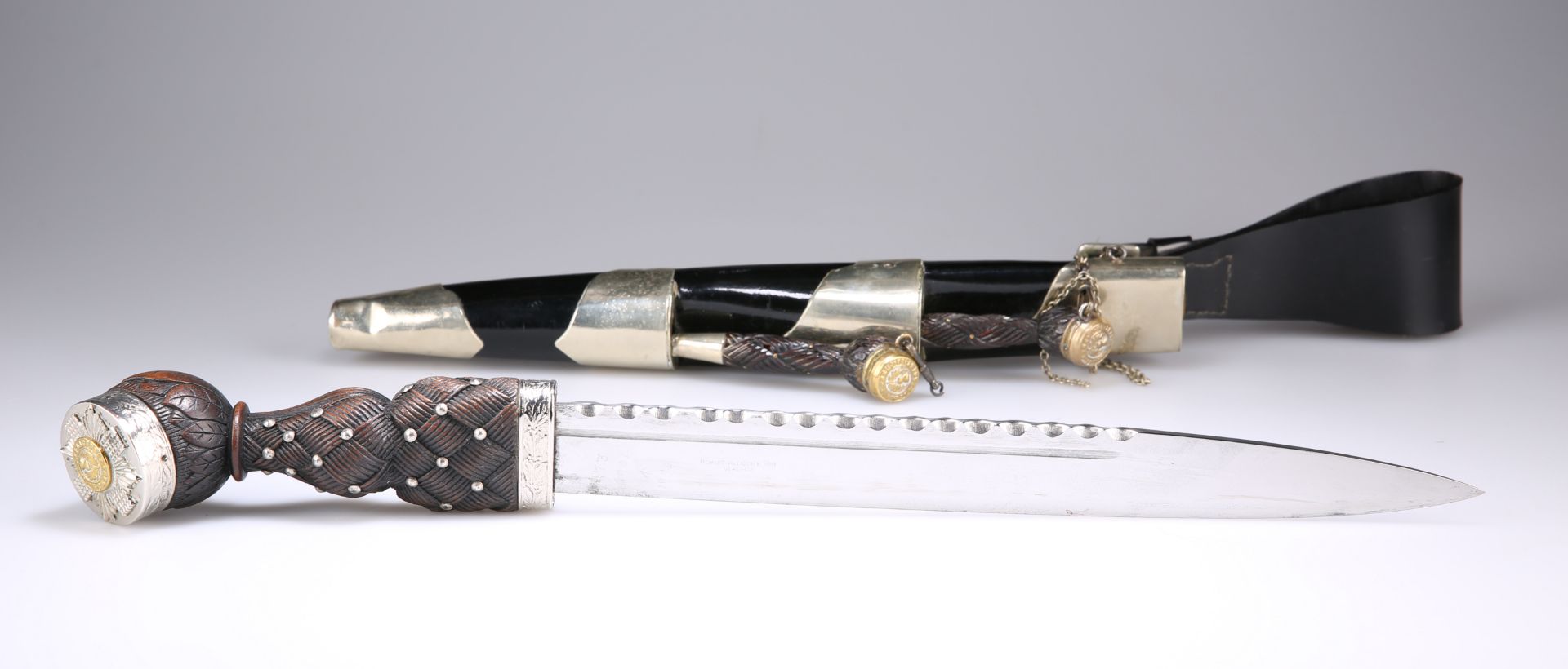 A REGIMENTAL PIPERS' PATTERN DIRK, ROYAL SCOTS - Image 4 of 4