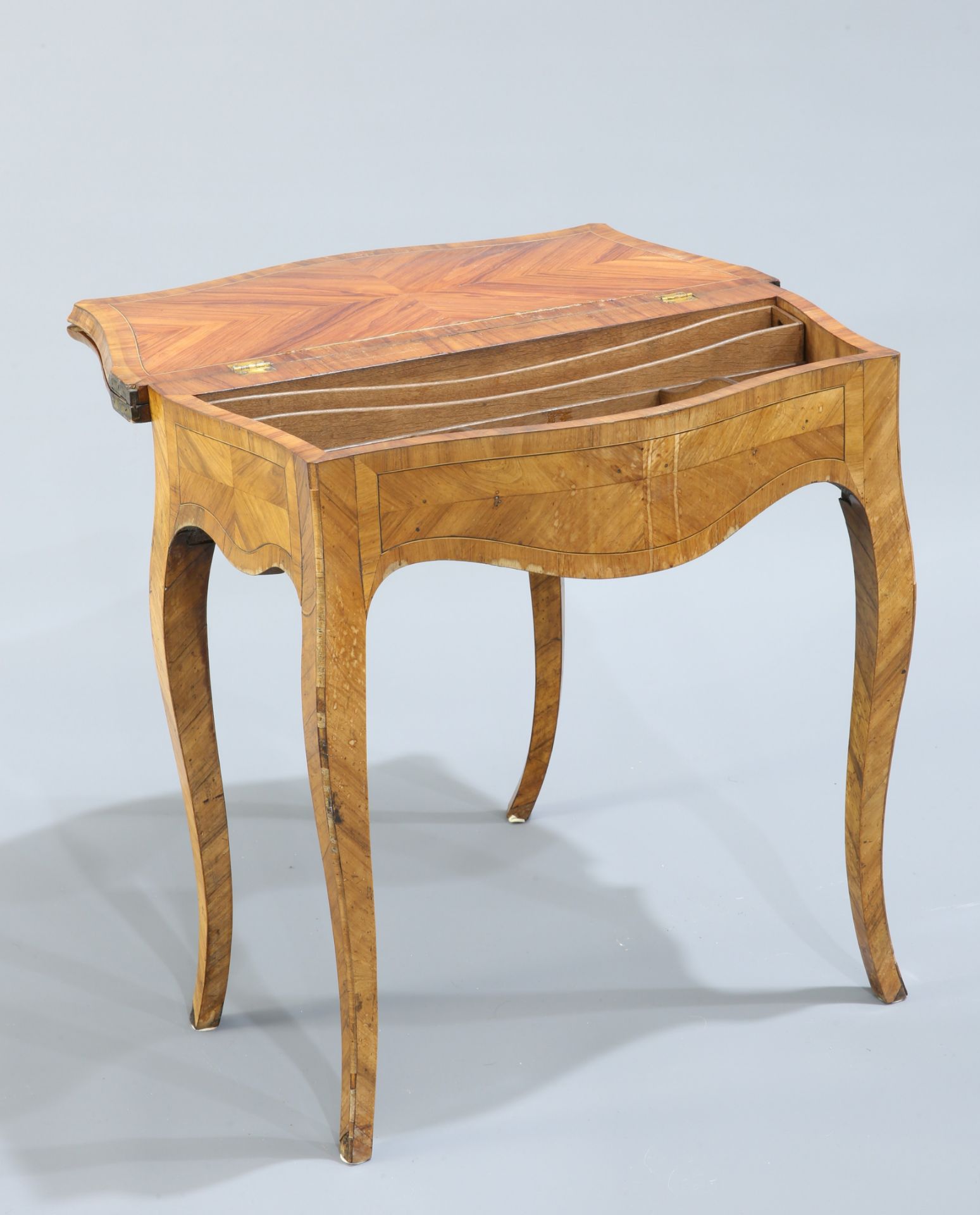 A KINGWOOD CARD TABLE - Image 2 of 4