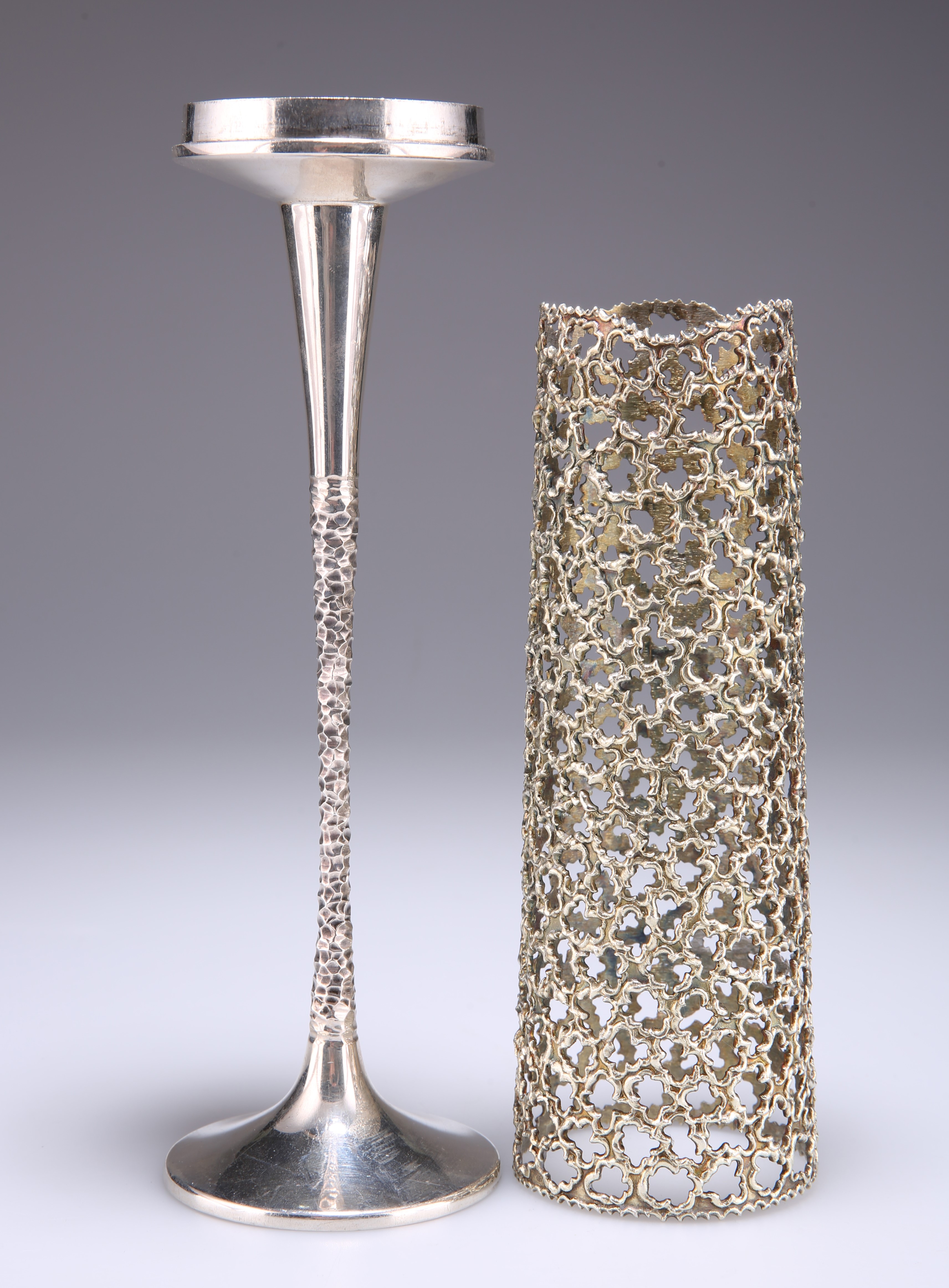 STUART DEVLIN (1931-2018) AN ELIZABETH II PARCEL-GILT SILVER CANDLESTICK WITH FILIGREE SHADE - Image 2 of 3