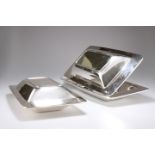 GERALD BENNEY (1930-2008), A RARE PAIR OF ELIZABETH II SILVER ENTREE DISHES