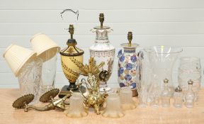 A GROUP OF TABLE LAMPS, VASES AND WALL LIGHTS