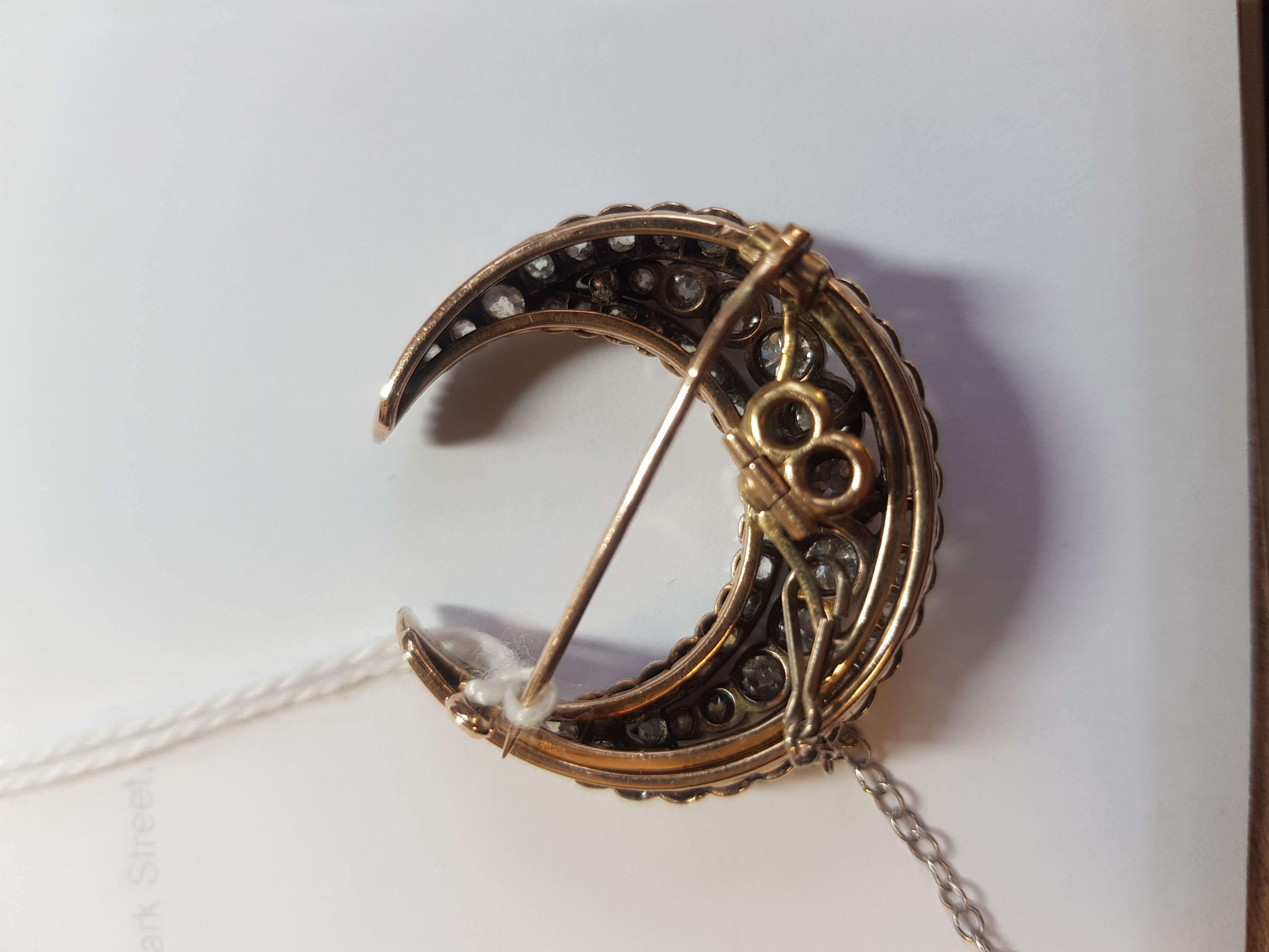 A VICTORIAN DIAMOND CRESCENT BROOCH - Image 2 of 2