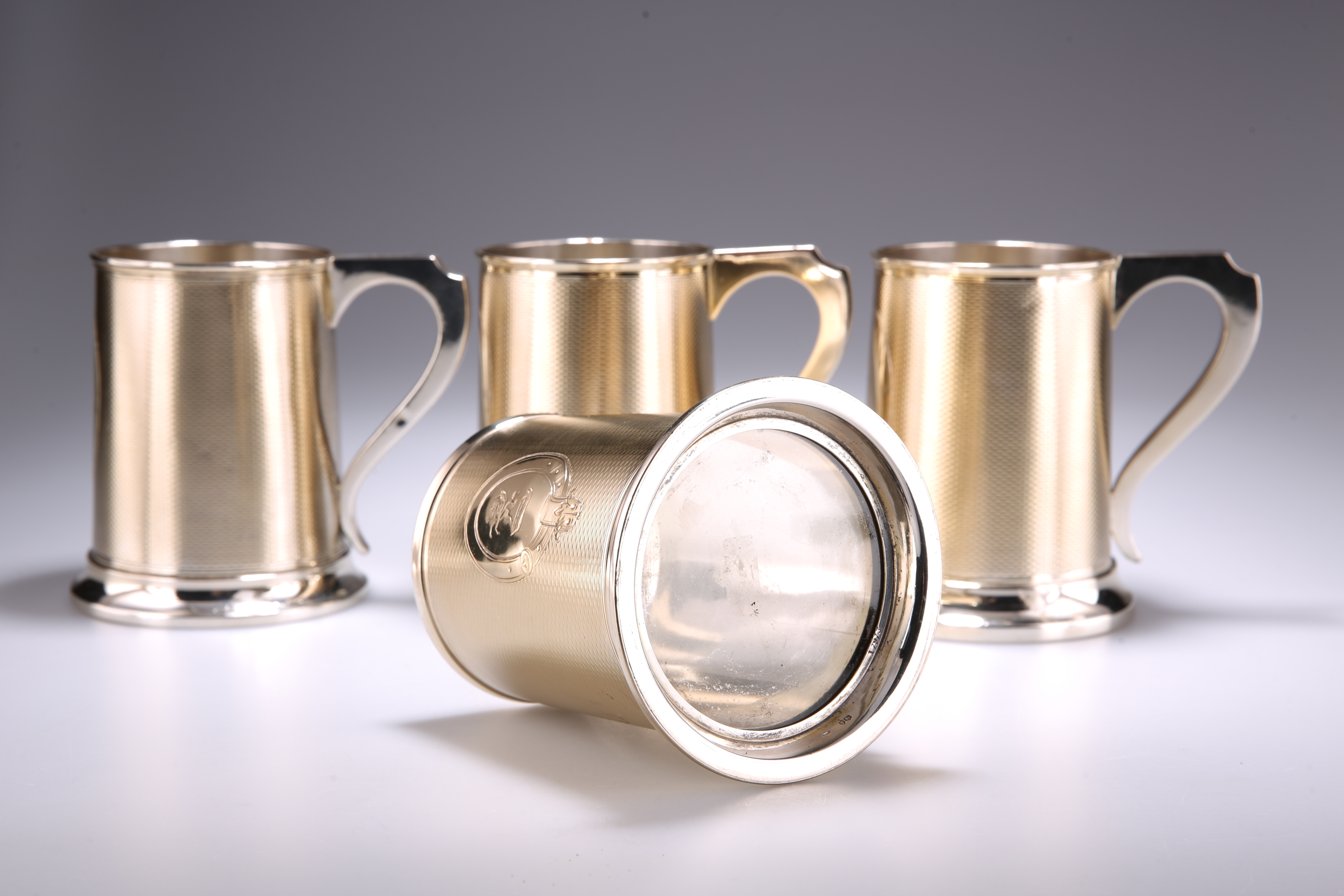 A HARLEQUIN SET OF FOUR VICTORIAN SILVER-GILT PINT MUGS - Image 2 of 5