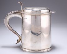 A LARGE GEORGE VI SILVER LIDDED TANKARD