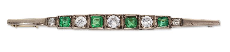 AN EMERALD AND DIAMOND BAR BROOCH