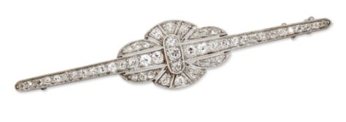 AN ART DECO DIAMOND BROOCH