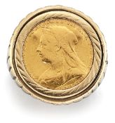 A 1900 VICTORIA HALF SOVEREIGN, LOOSE MOUNTED IN A 9 CARAT GOLD SHANK AS A RING