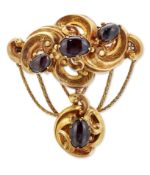 A VICTORIAN GARNET BROOCH