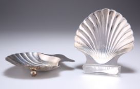 A PAIR OF AMERICAN SILVER SHELL-FORM DISHES, by Tiffany & Co