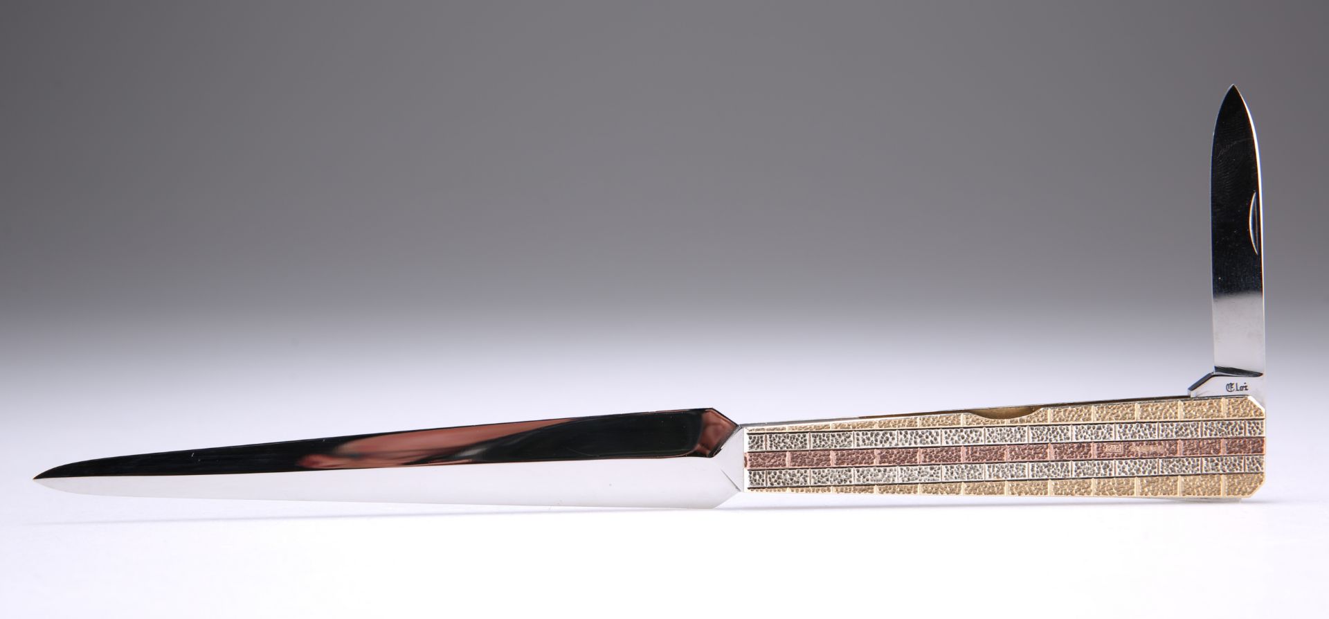 A 19TH CENTURY GOLD-MOUNTED NEPHRITE JADE LETTER OPENER - Image 2 of 2