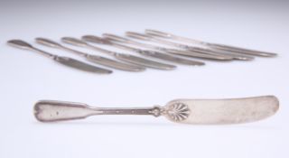 A SET OF AMERICAN STERLING SILVER BUTTER KNIVES