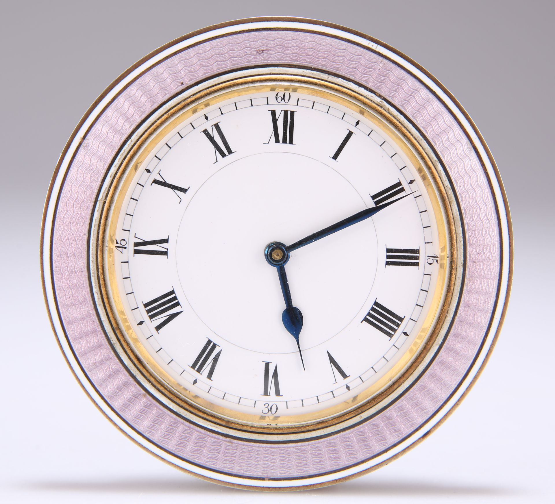 AN ENAMEL STRUT CLOCK, CIRCA 1920 - Bild 3 aus 4