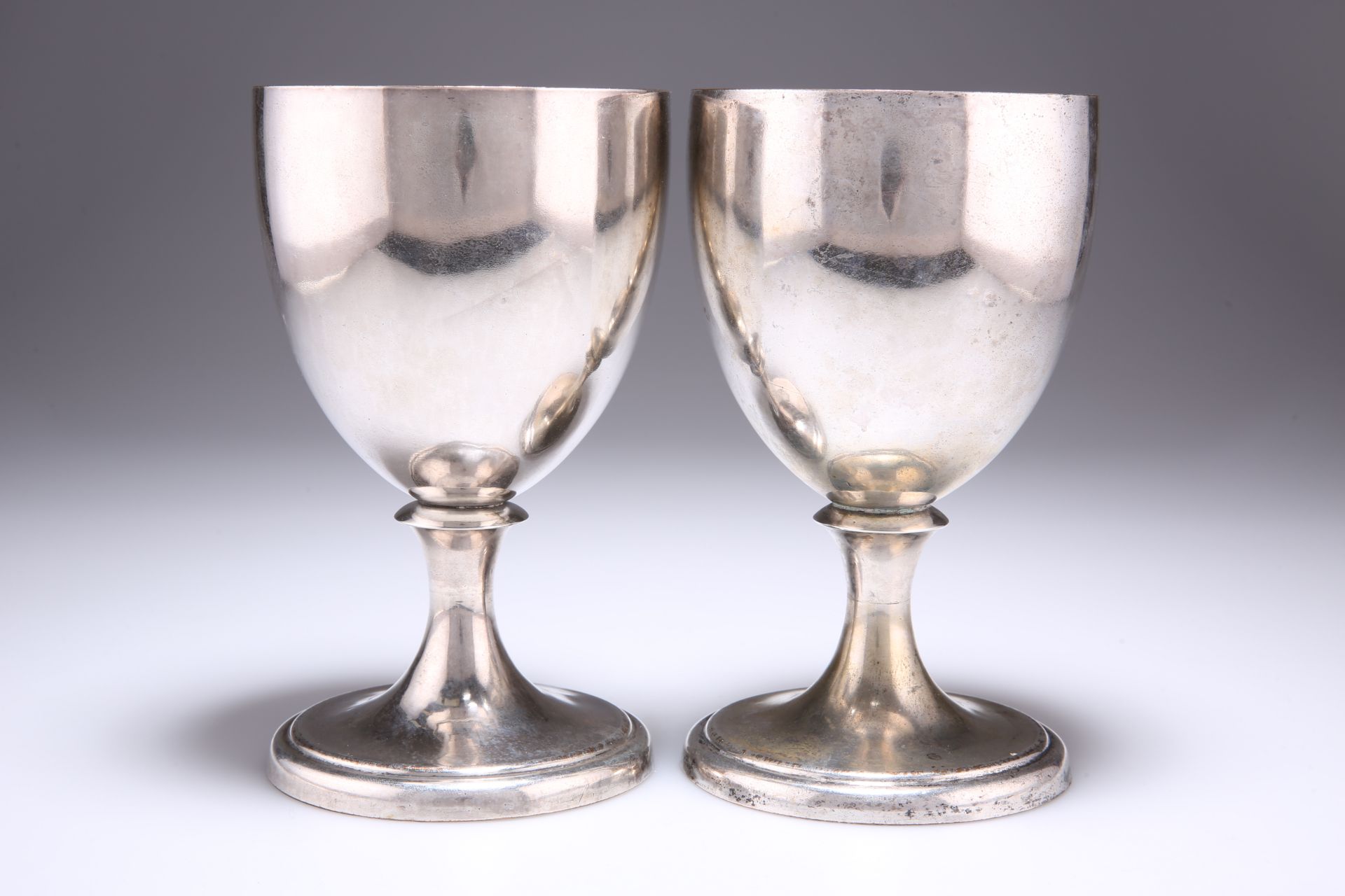 A PAIR OF OLD SHEFFIELD PLATE GOBLETS, CIRCA 1790