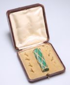 A FRENCH 18 CARAT GOLD-MOUNTED AVENTURINE QUARTZ PARASOL HANDLE