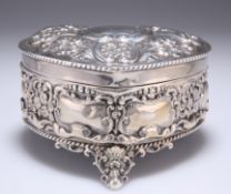 A LARGE EDWARDIAN SILVER JEWELLERY BOX