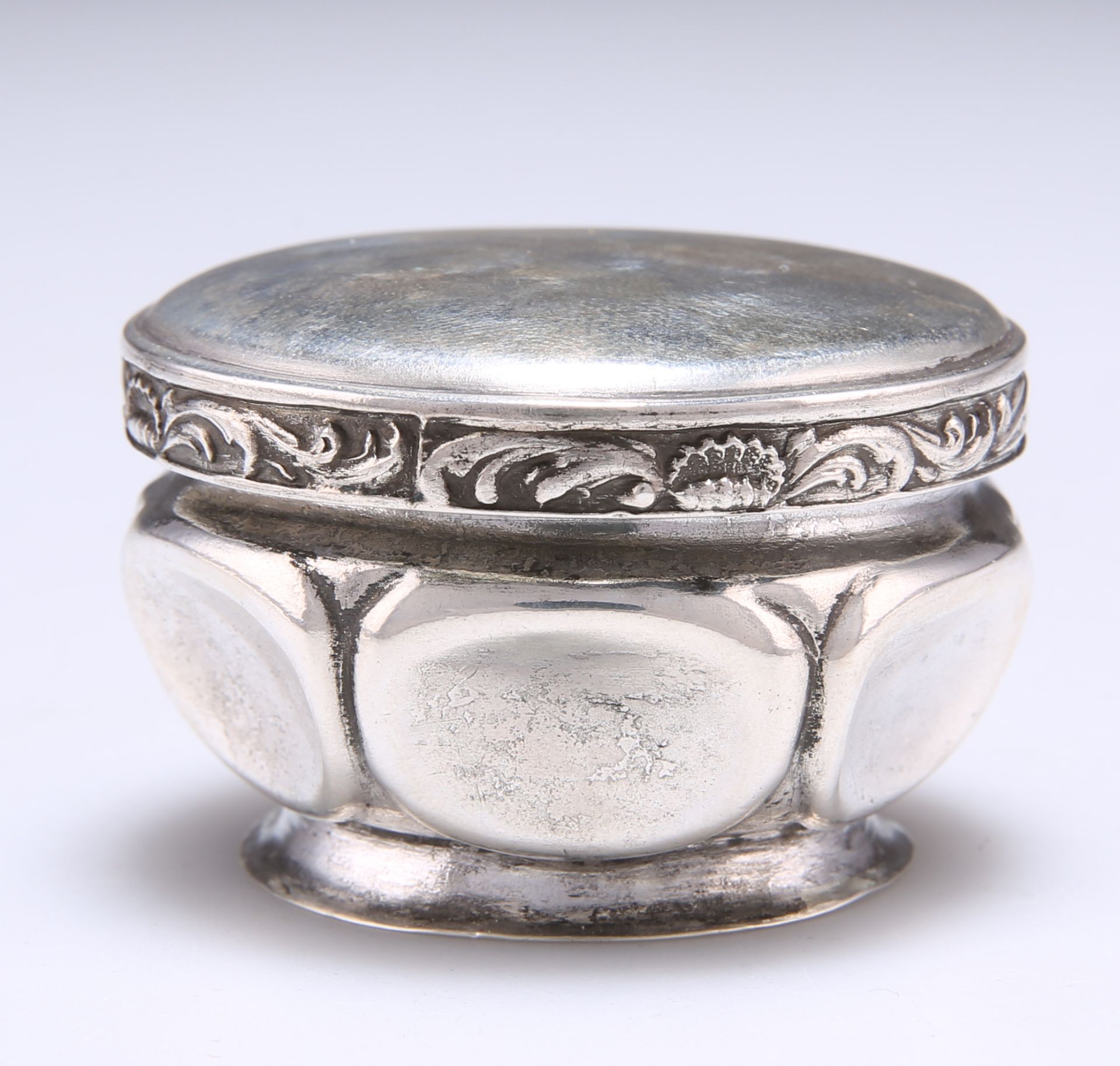 A RUSSIAN SILVER BOX AND COVER