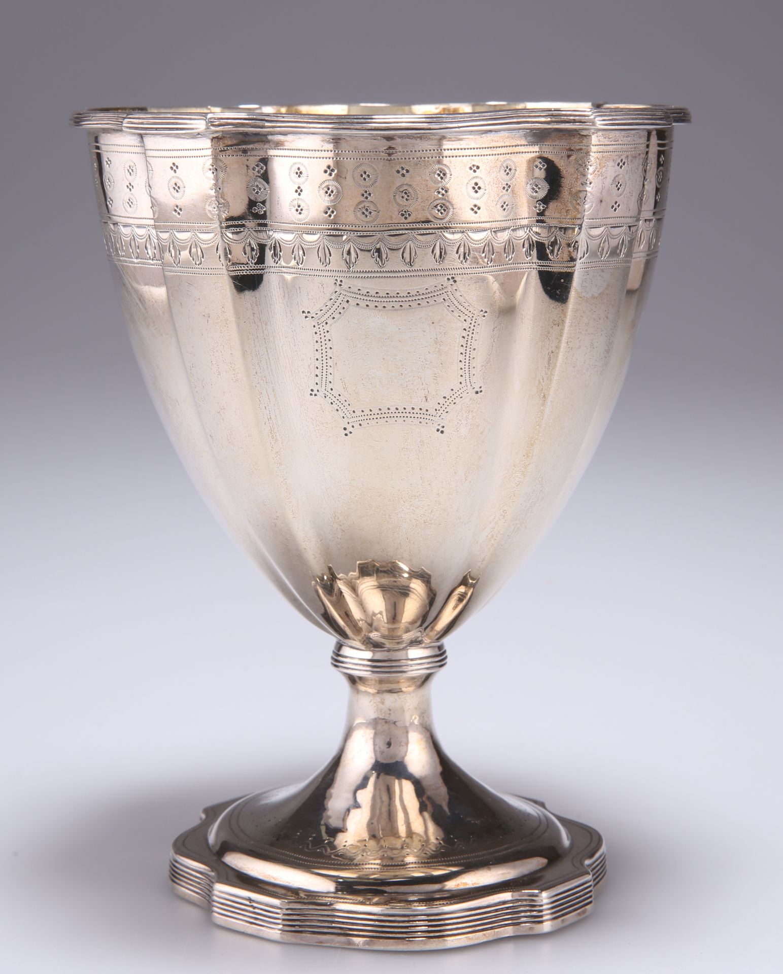 A GEORGE III SILVER GOBLET - Image 2 of 4