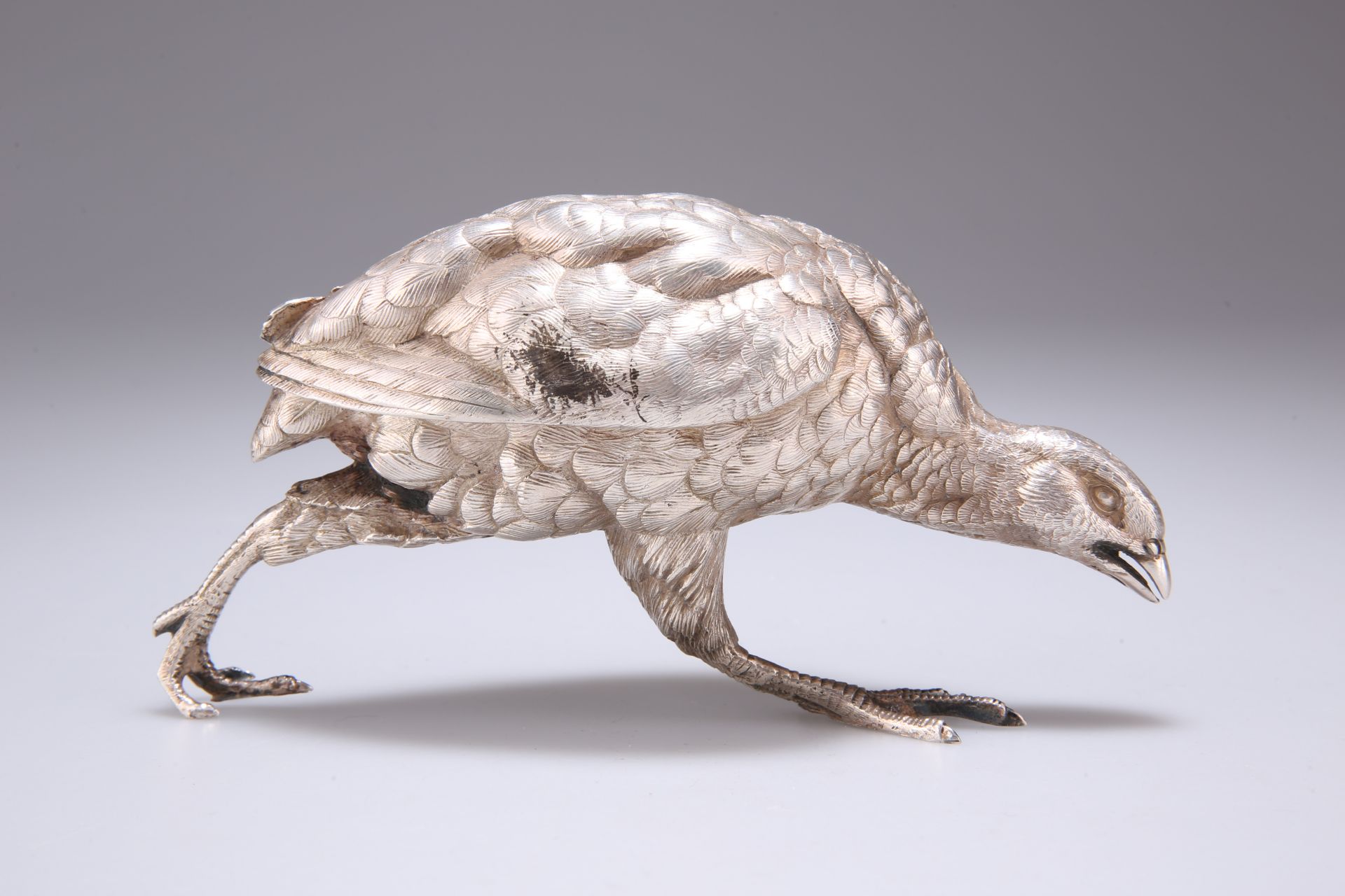 A WHITE-METAL MODEL OF A PARTRIDGE - Bild 2 aus 2