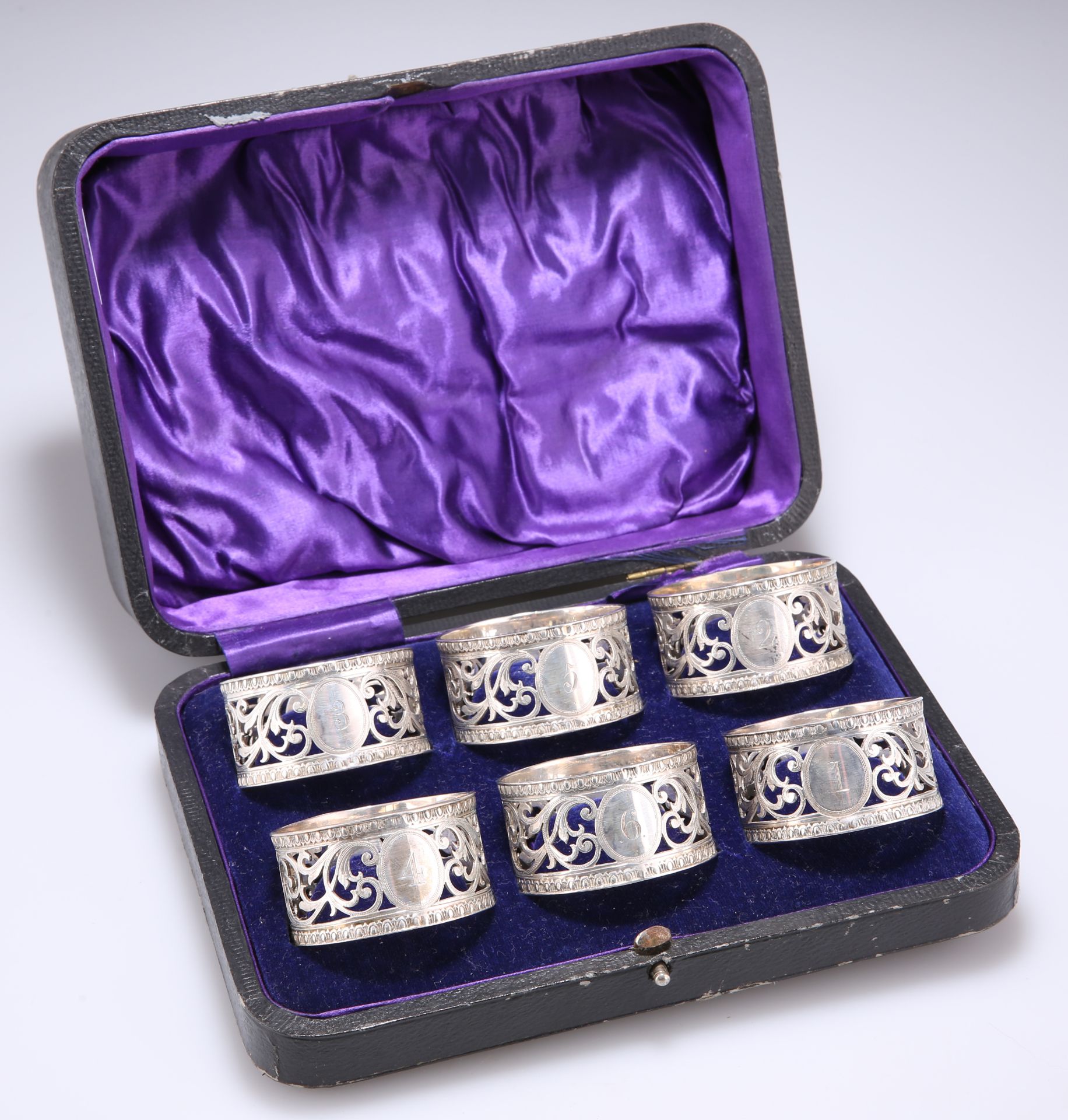 A GOOD SET OF SIX GEORGE V SILVER NAPKIN RINGS