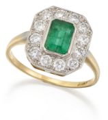 AN ART DECO EMERALD AND DIAMOND CLUSTER RING,