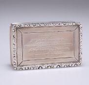 A WILLIAM IV SILVER SNUFF BOX