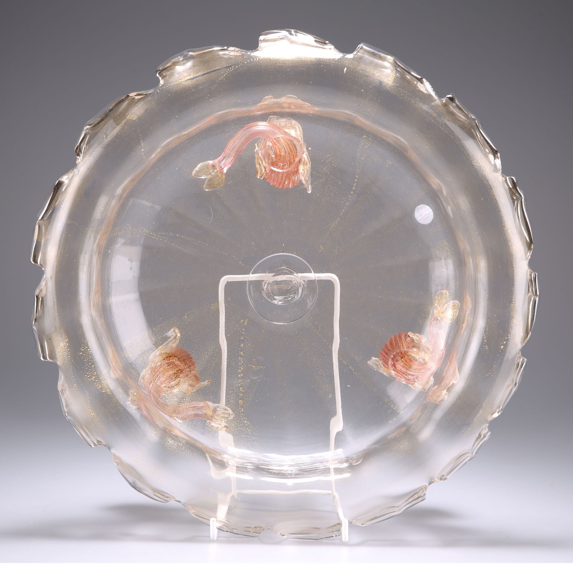 A VENETIAN MURANO GLASS CENTRE DISH - Image 2 of 3