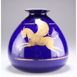 A MURANO VENETIAN BULBOUS BLUE VASE, CIRCA 1810