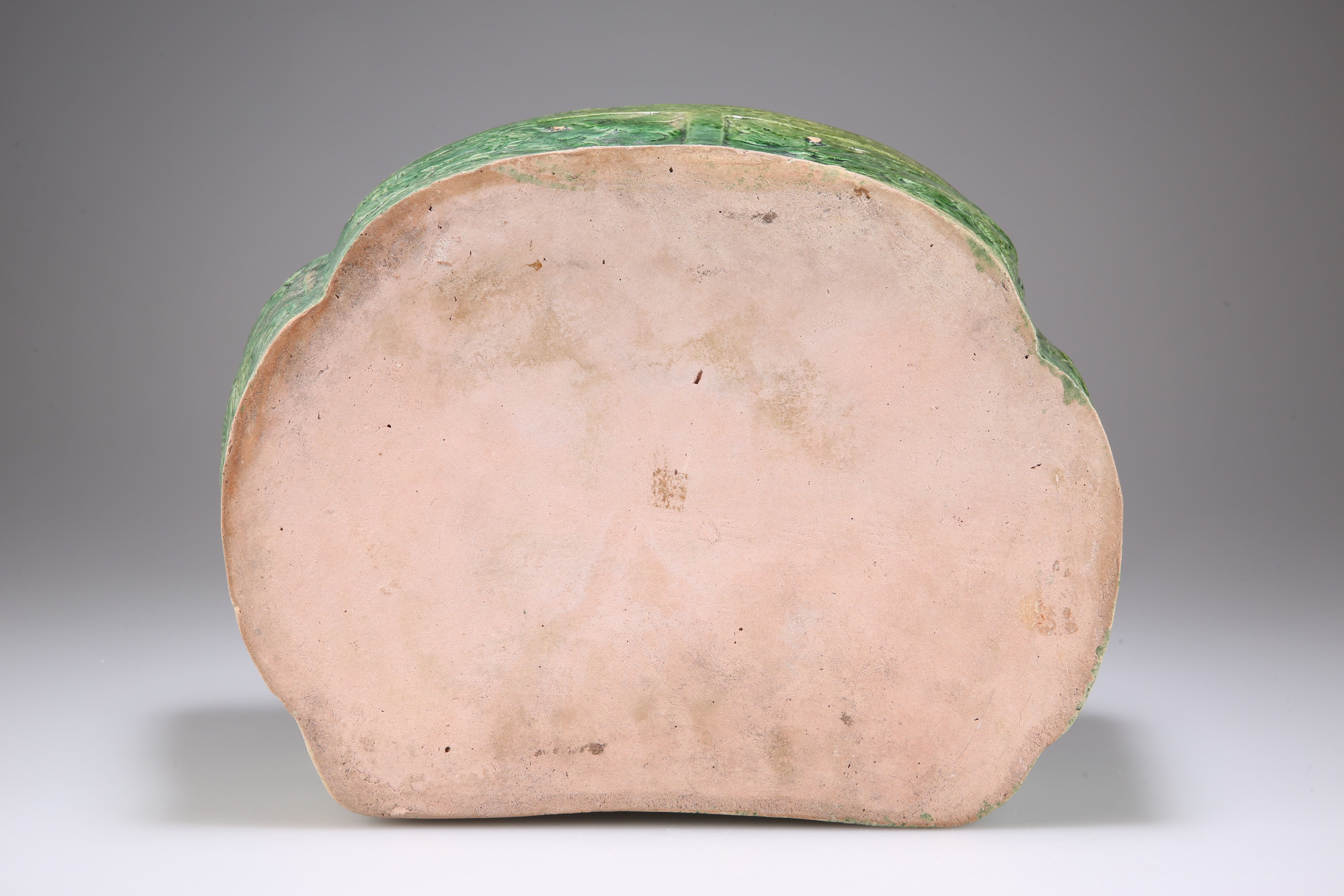 A LARGE 'CIZHOU' GREEN-GLAZED PILLOW, SONG DYNASTY - Image 10 of 10