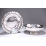 A PAIR OF MODERNIST SILVER BOWLS