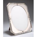 AN ART DECO BELGIAN SILVER PHOTOGRAPH FRAME BY ALTENLOH