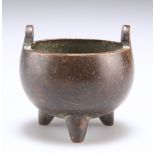 A SMALL CHINESE BRONZE CENSER