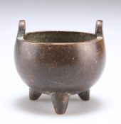 A SMALL CHINESE BRONZE CENSER