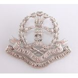 A VERY RARE WWI CAST SILVER OFFICERS' PATTERN CAP BADGE