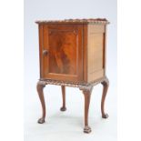 A CHIPPENDALE STYLE MAHOGANY POT CUPBOARD, EARLY 20TH CENTURY