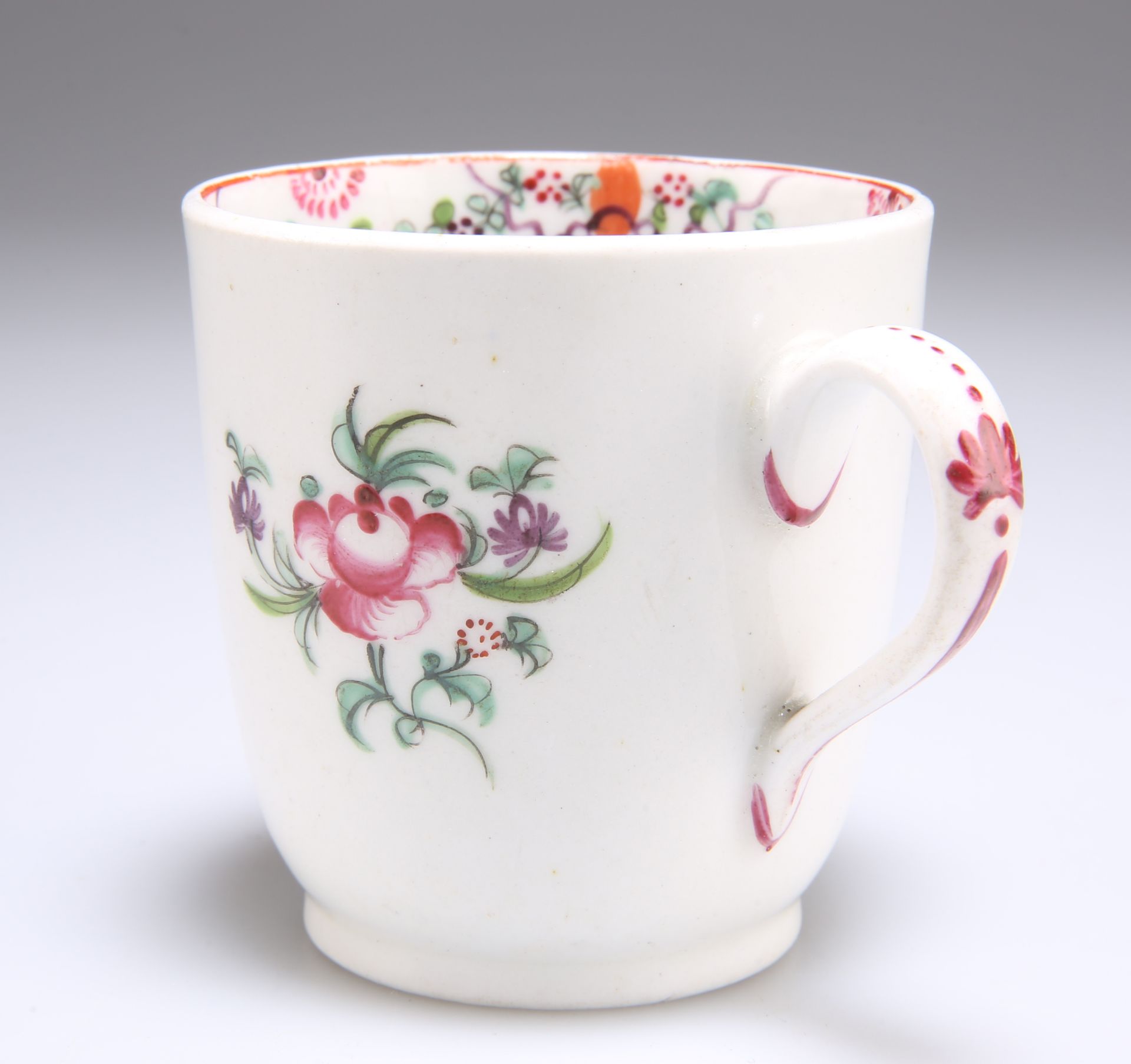 AN 18TH CENTURY ENGLISH COFFEE CUP - Image 2 of 3