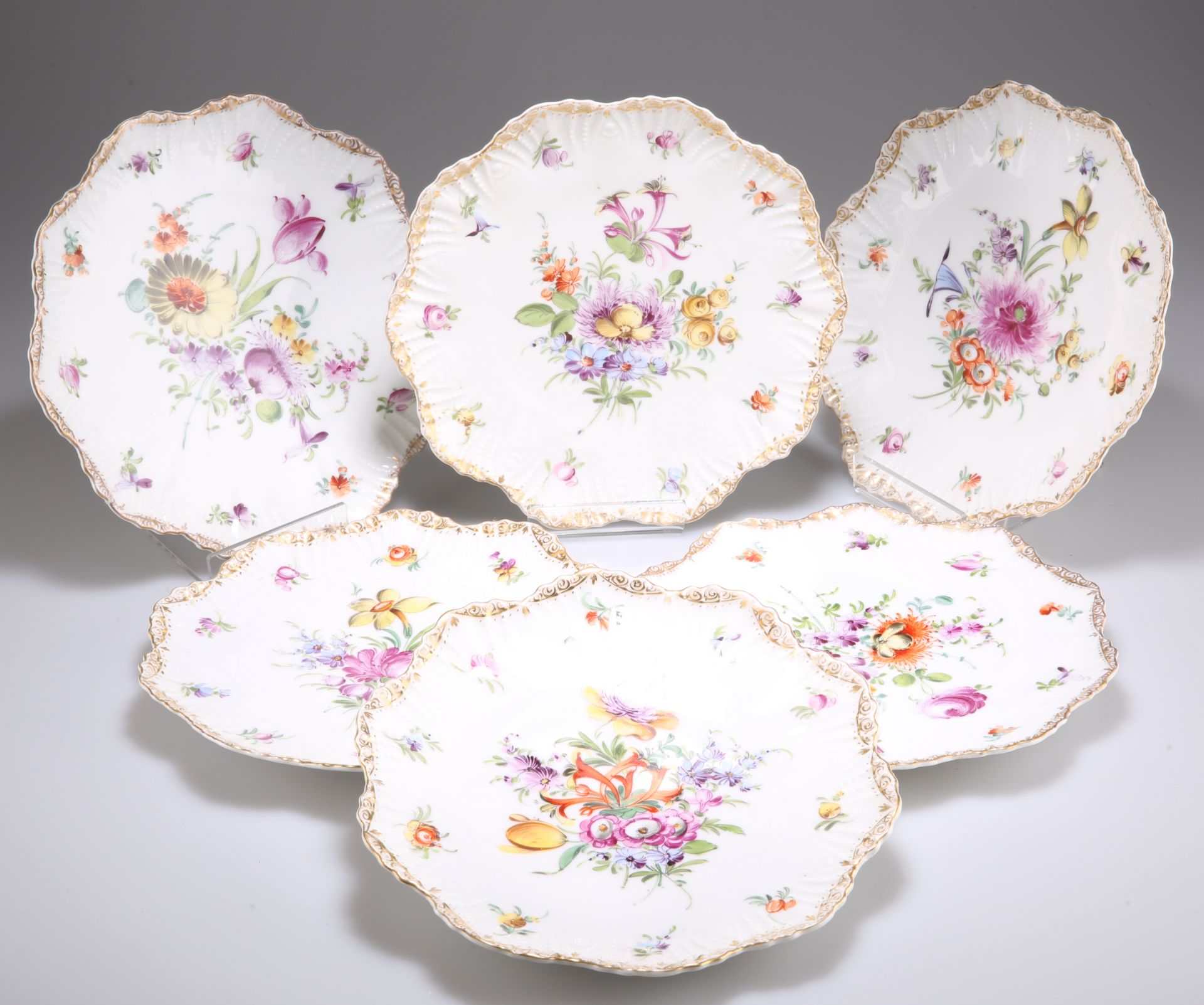 A SET OF SIX DRESDEN PORCELAIN CABINET PLATES