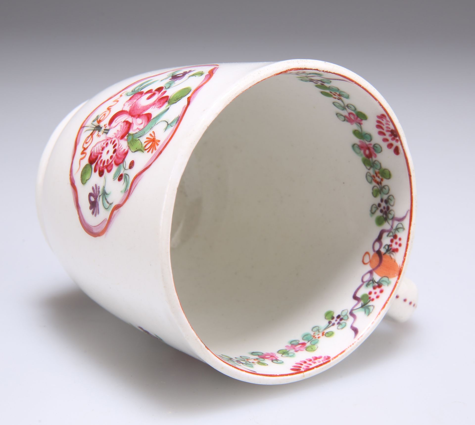 AN 18TH CENTURY ENGLISH COFFEE CUP - Image 3 of 3
