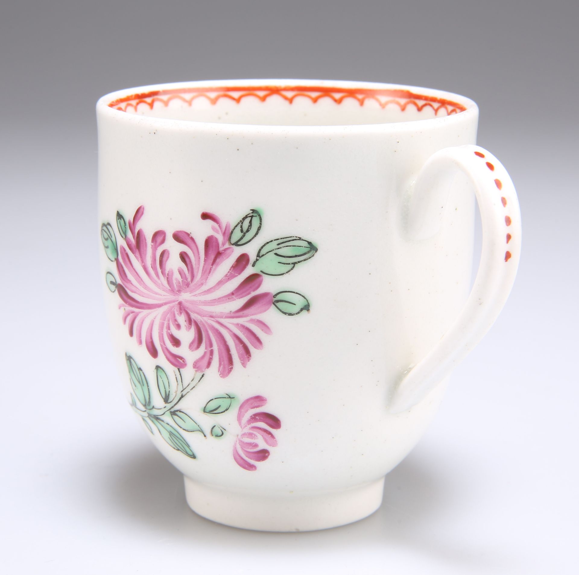 AN 18TH CENTURY ENGLISH COFFEE CUP - Image 2 of 4