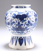 A DUTCH DELFT VASE, 18TH CENTURY