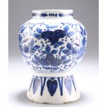 A DUTCH DELFT VASE, 18TH CENTURY