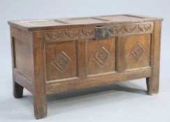 A LATE 17TH CENTURY OAK COFFER