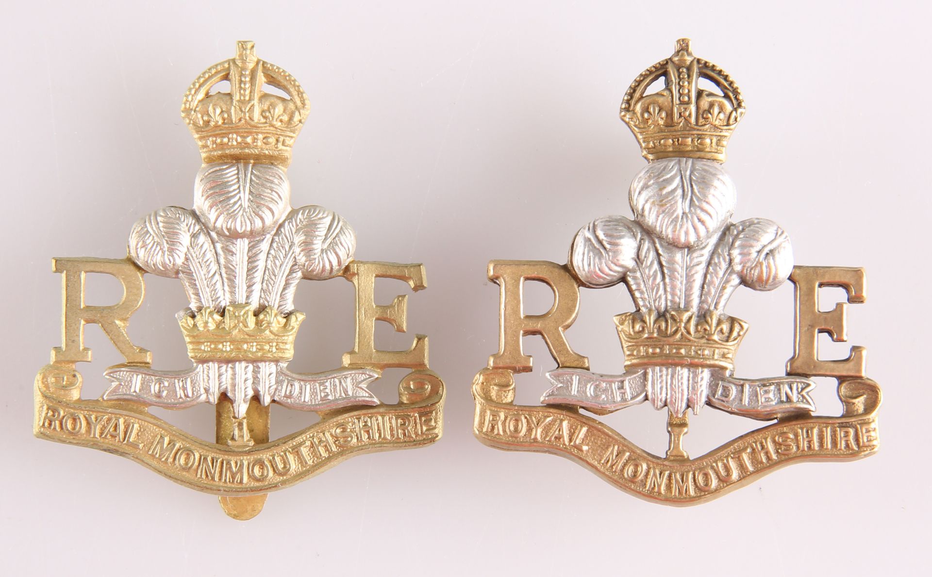 A GILT AND SILVER PLATE OFFICERS' PATTERN CAP BADGE