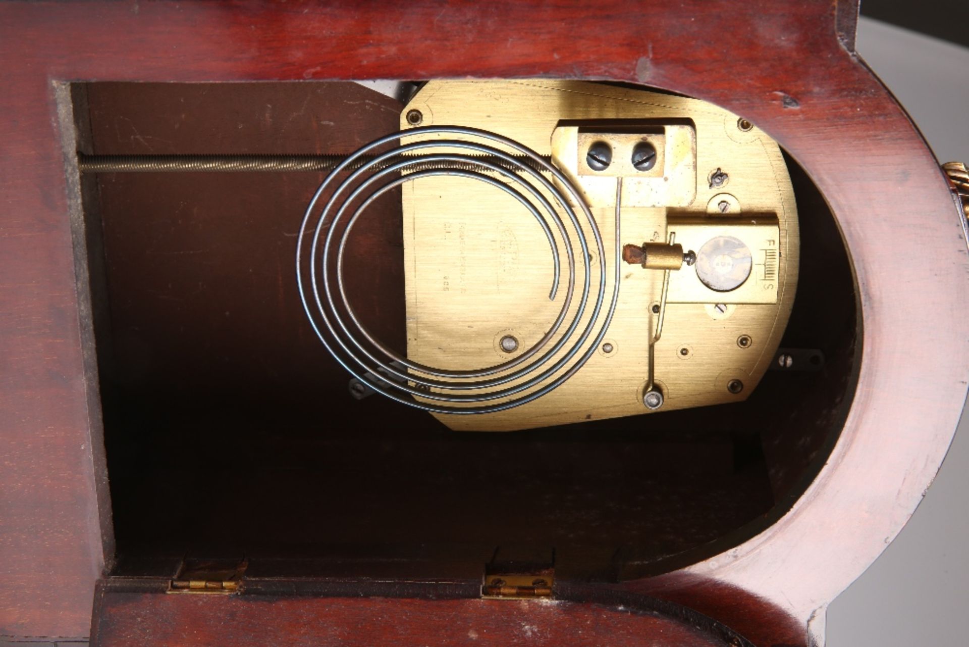 A GEORGE III STYLE SATINWOOD INLAID MAHOGANY BRACKET CLOCK, CIRCA 1900 - Image 3 of 3