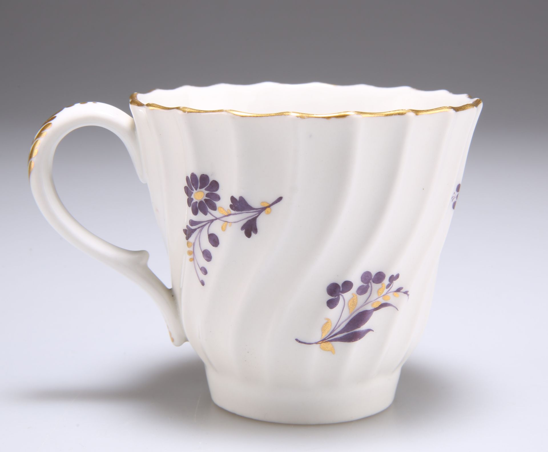AN 18TH CENTURY WORCESTER SPIRAL FLUTED COFFEE CUP - Image 2 of 2