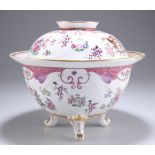 A SAMSON PORCELAIN BOWL AND COVER IN CHINESE EXPORT STYLE
