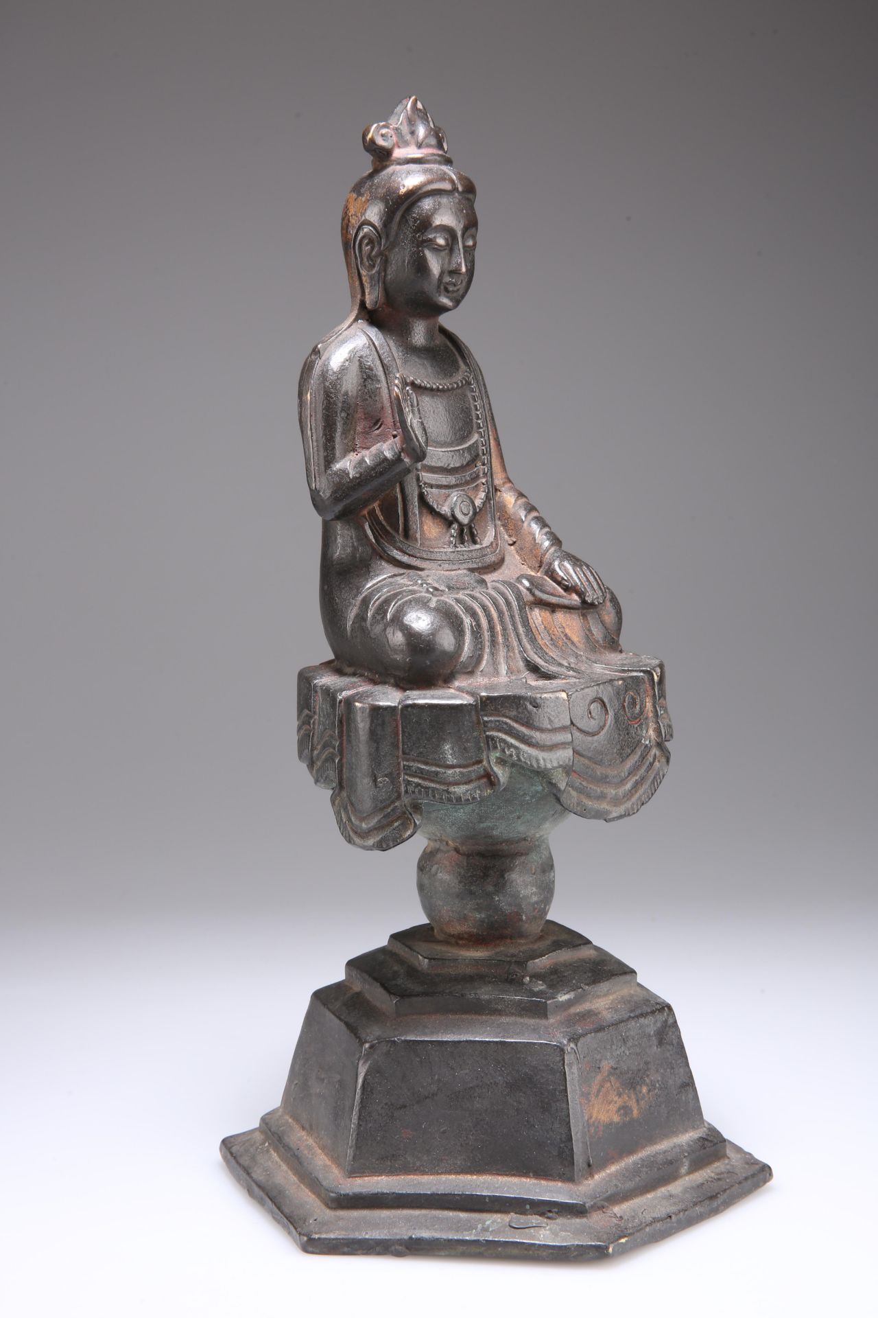 A CHINESE BRONZE BUDDHA - Image 3 of 4